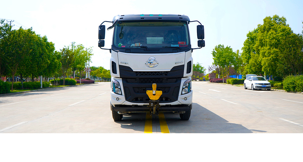 柳汽前四后八綠化噴灑車圖7