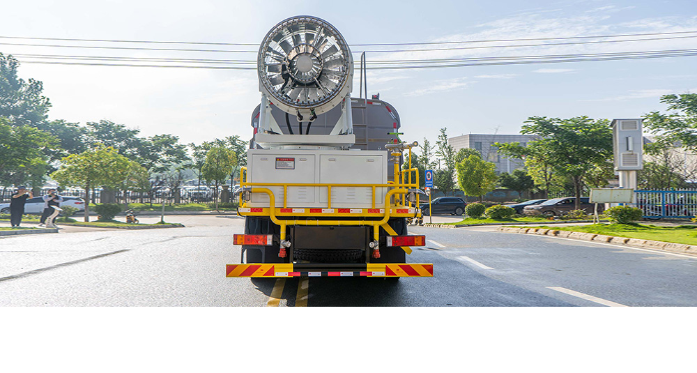 天錦前四后八多功能抑塵車(chē)圖7