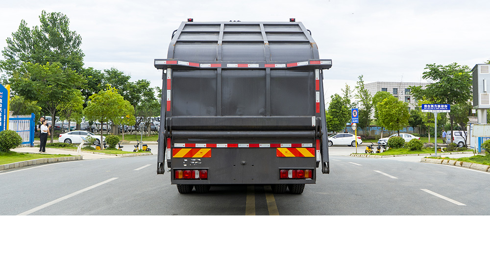 重汽前四后八壓縮式垃圾車(chē)圖8