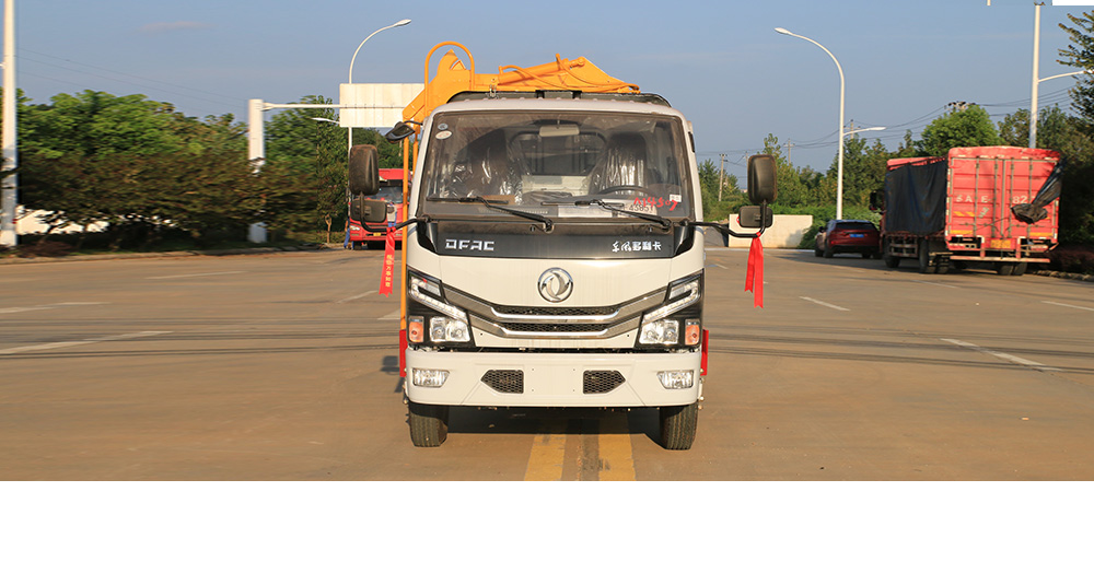 小多利卡側(cè)裝壓縮垃圾車圖6