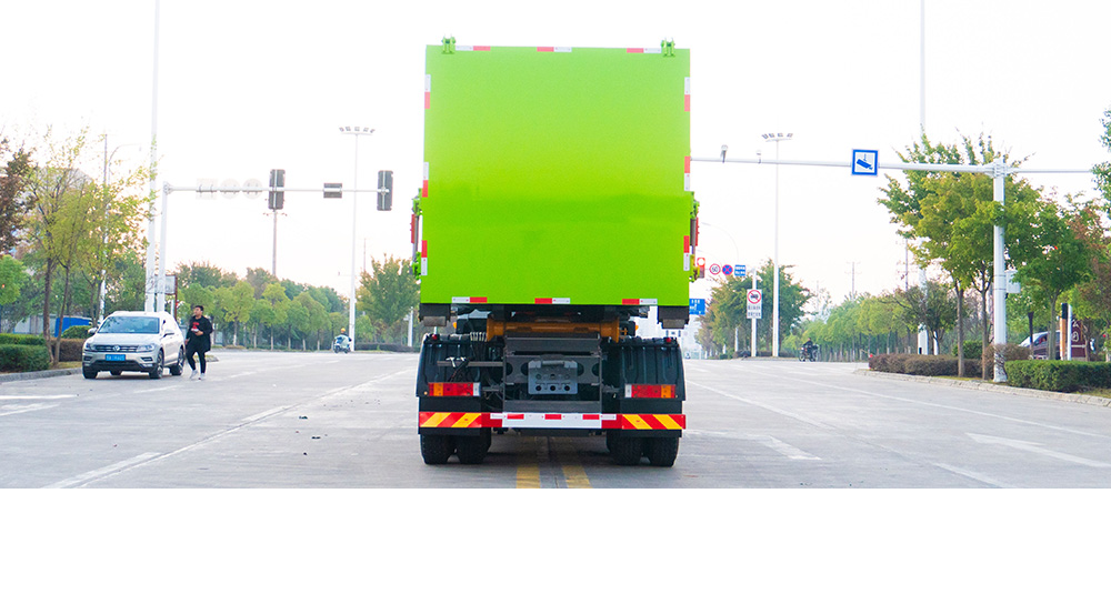 東風(fēng)華神前四后八車廂可卸式垃圾車圖8
