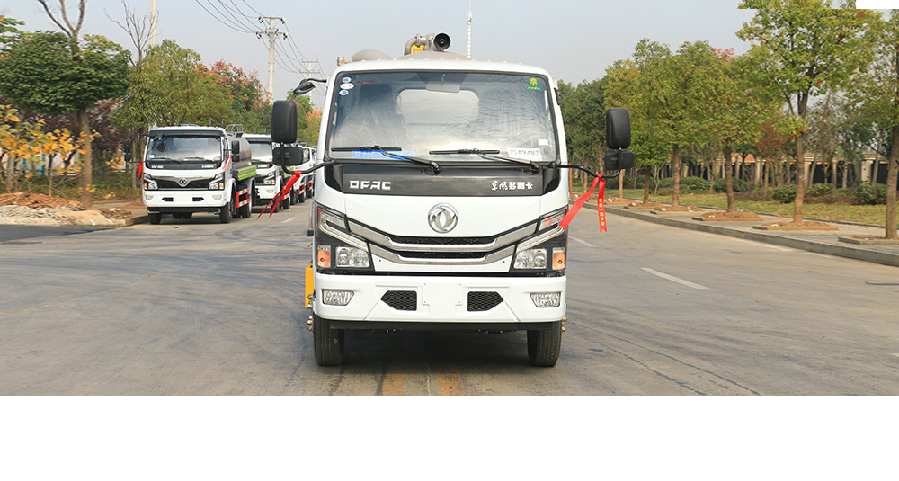 東風小多利卡吸污車圖7