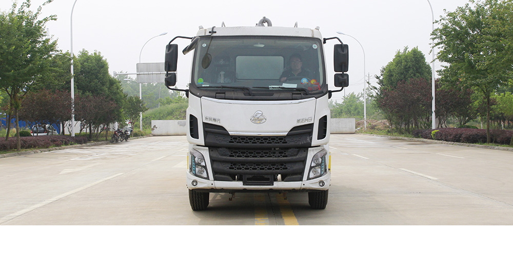 東風柳汽M3吸污車圖7