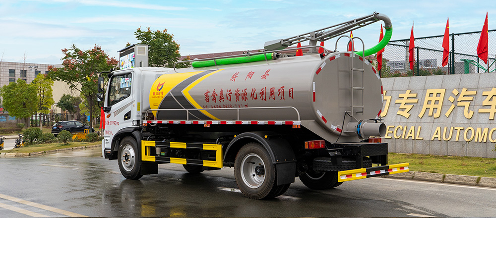 東風(fēng)華神T3吸糞車(chē)圖4