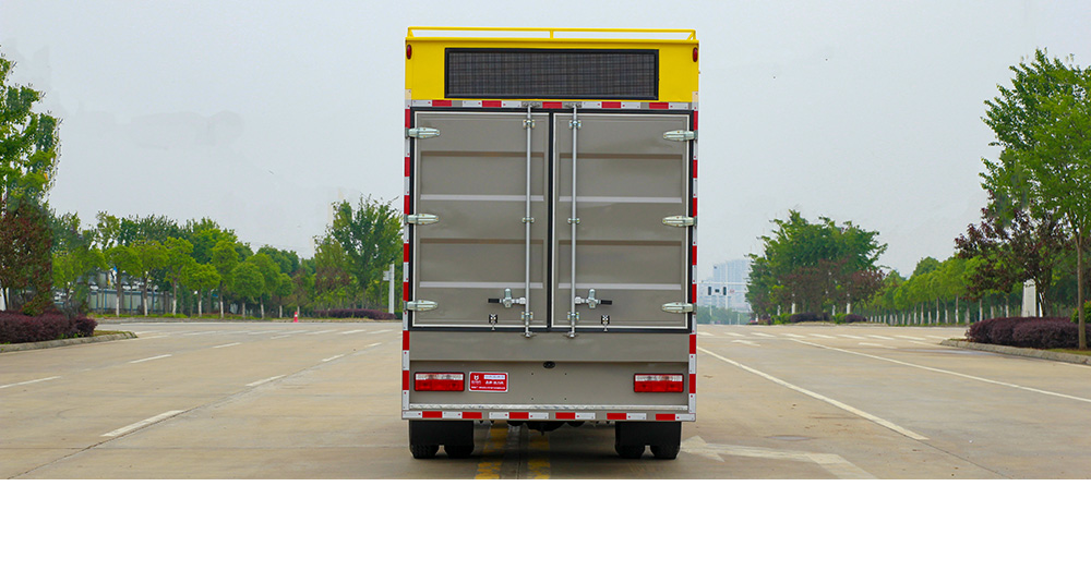 東風(fēng)多利卡污水處理車圖8