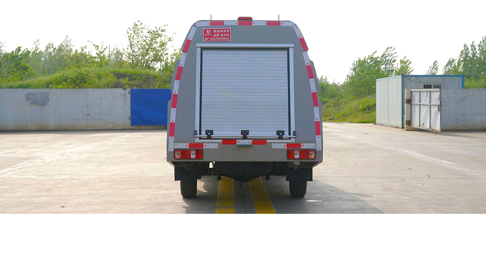 長安路面養(yǎng)護車圖8