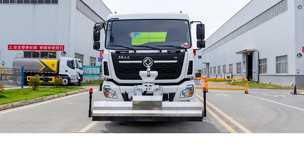 天龍路面養(yǎng)護(hù)車圖7