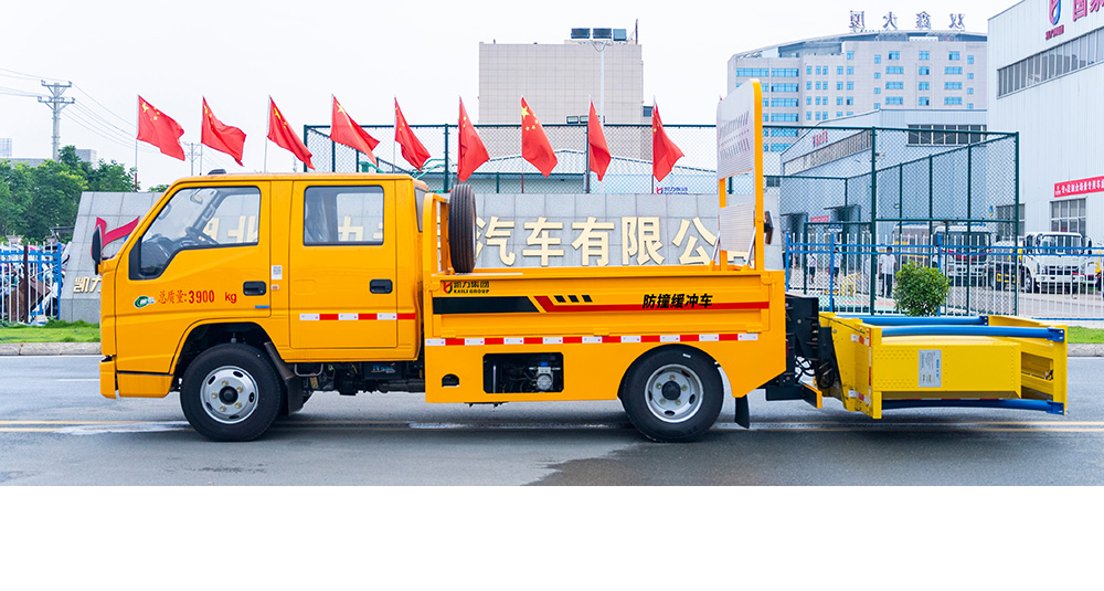 江鈴順達防撞緩沖車圖4