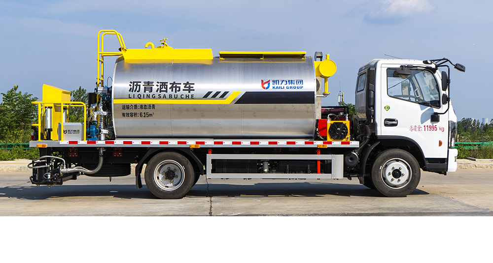東風(fēng)D7瀝青灑布車(chē)圖5