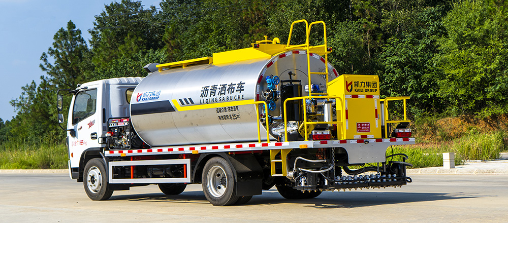 東風(fēng)D7瀝青灑布車(chē)圖7