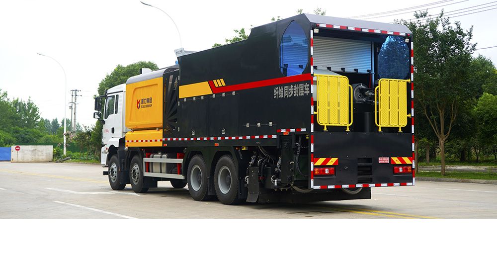 陜汽德龍M3000瀝青碎石同步封層車圖4