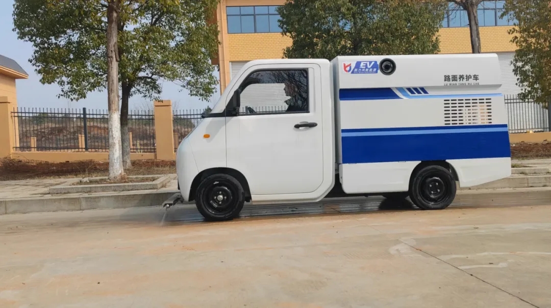 【硬核科普】春夏道路清掃作業(yè)安全指南